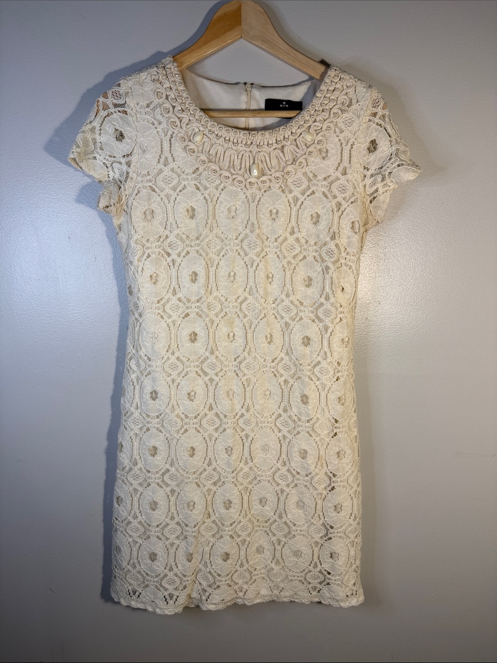 Ronni Nicole "Vintage Style" Cream Lace and Beaded Neckline Short Dress Size 6